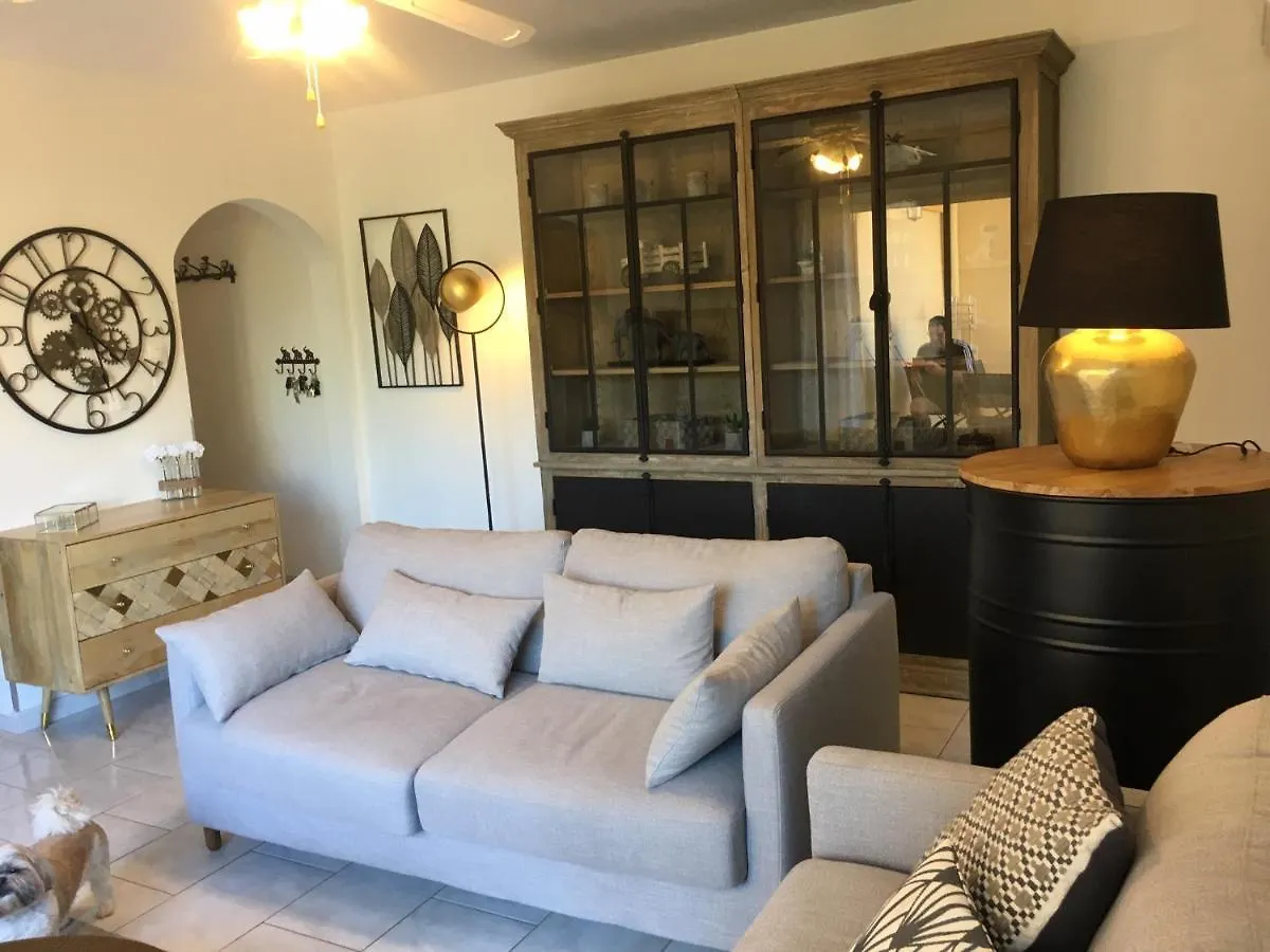 MAZET DE LA MER 54M2 LAVANDOU 100M PLAGE avec PISCINE Le Lavandou Appartement