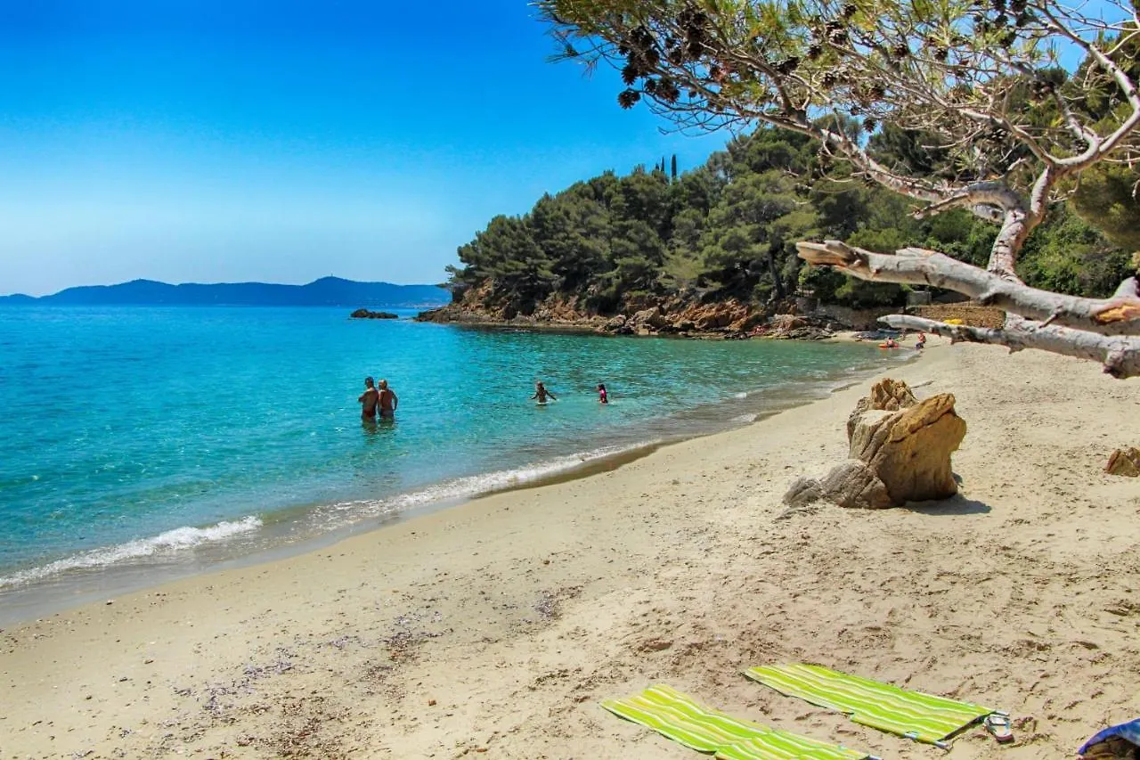 MAZET DE LA MER 54M2 LAVANDOU 100M PLAGE avec PISCINE Le Lavandou